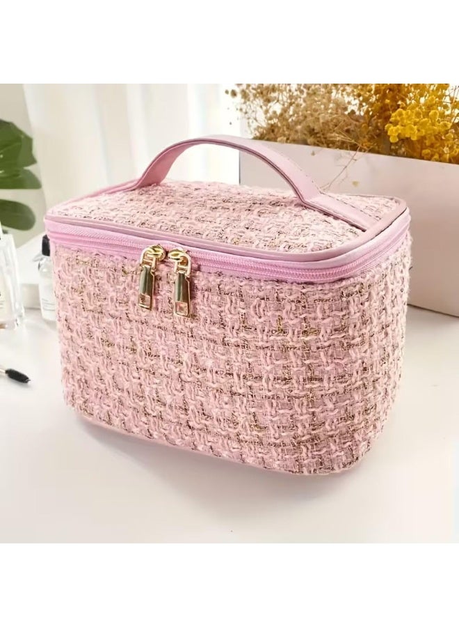 م اكس م حقيبة مكياج سفر كبيرة السعة بمقبض، منظم مستحضرات تجميل ولوازم استحمام من جلد البولي يوريثان المقاوم للماء للنساء (مزيج وردي صغير) - Image 1